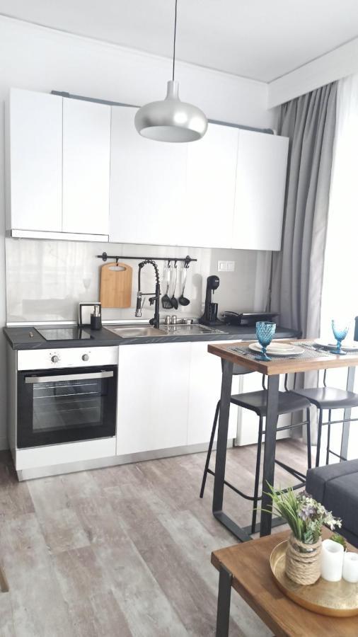 Down Town Luxurious Apartments Alexandroupoli Bagian luar foto